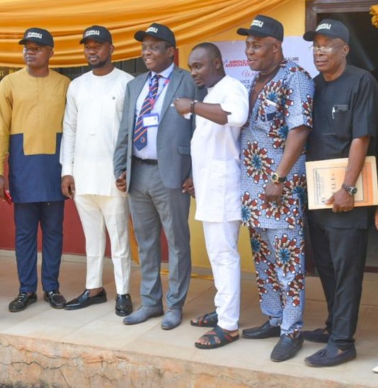 Men dugonamnikiga keldim va u yoqligida erim bilan jinsiy aloqada boldim.