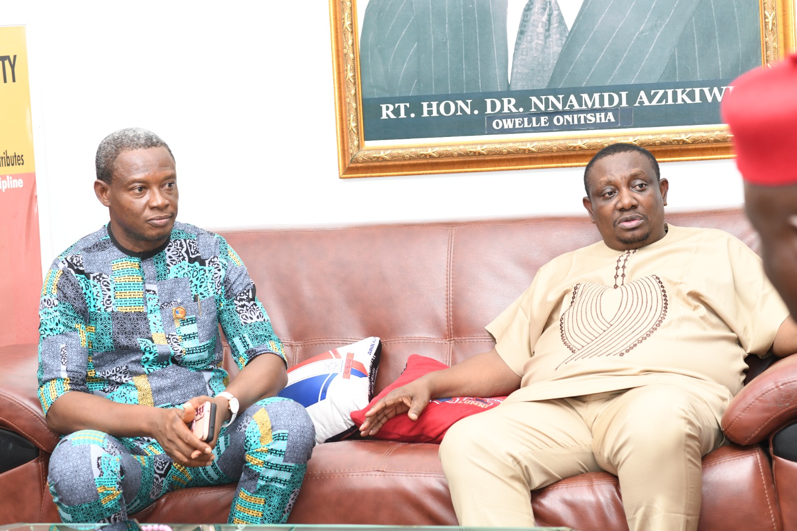 Mbaukwu Community Backs UNIZIK Mini Campus Development, Donates Building Materials During Visit to Vice-Chancellor